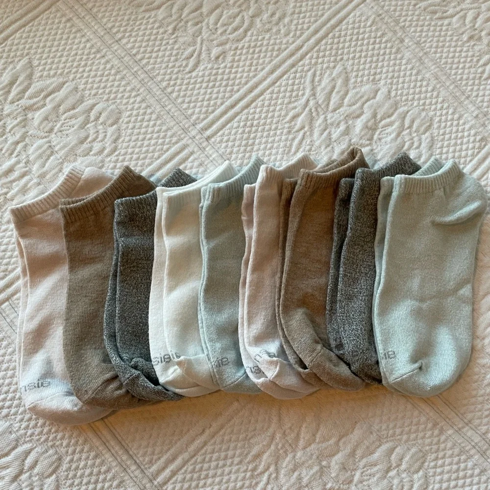 Kensie Cotton Blend 9 Pack Women's Multicolor Socks
Low Cut Shoe Size 4-10 - Picture 2 of 3